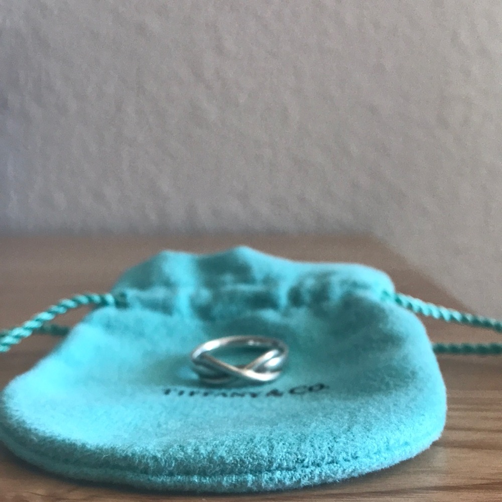 Tiffany&Co infinity ring